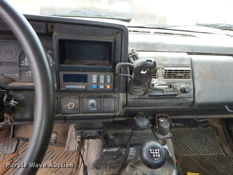 image for item EC9098 1995 Chevrolet Kodiak truck cab and chassis