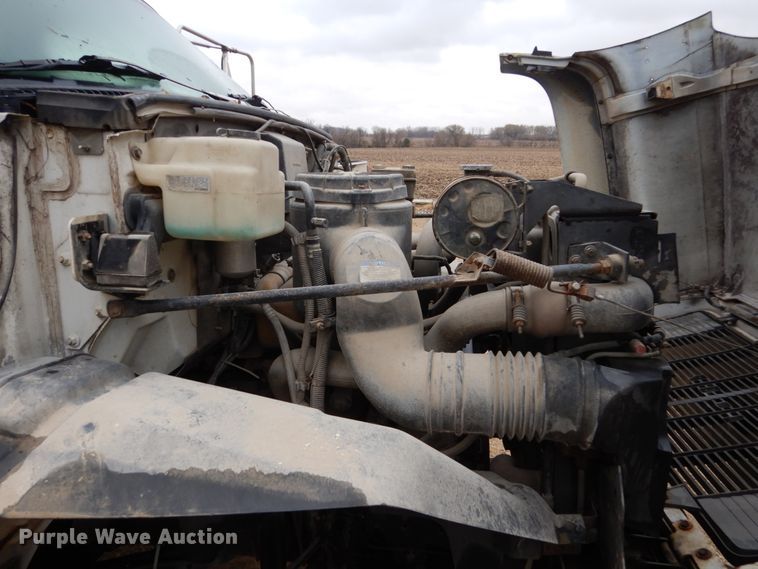 image for item EC9098 1995 Chevrolet Kodiak truck cab and chassis