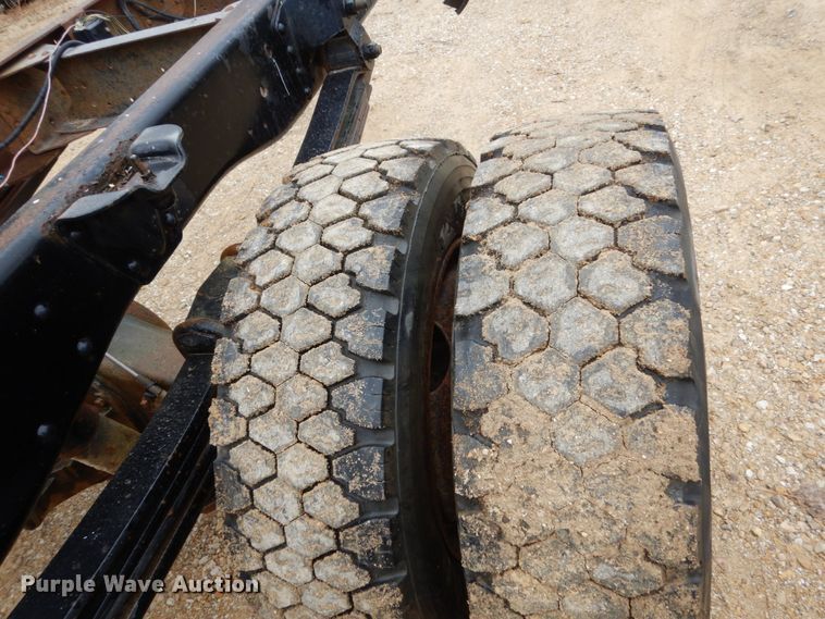 image for item EC9098 1995 Chevrolet Kodiak truck cab and chassis