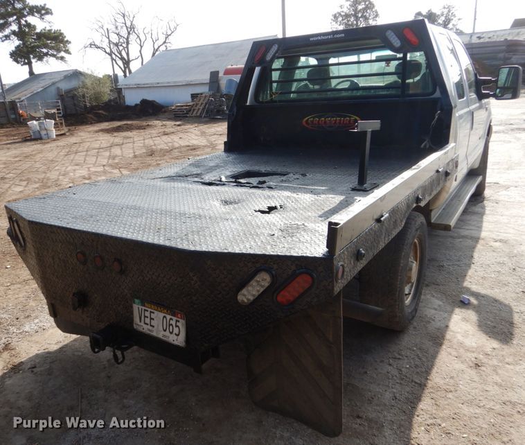 image for item EC9134 2001 Ford F250 Super Duty SuperCab flatbed  pickup truck