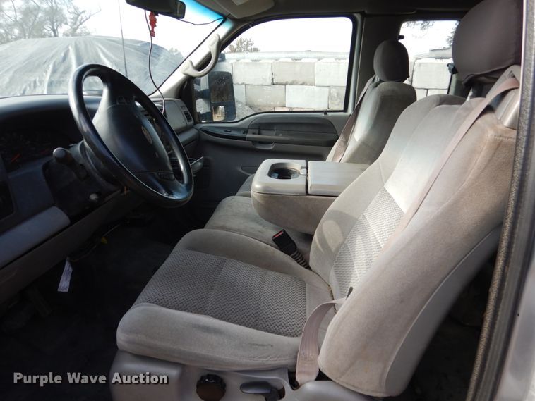 image for item EC9134 2001 Ford F250 Super Duty SuperCab flatbed  pickup truck