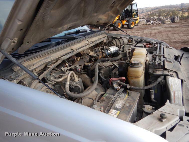 image for item EC9134 2001 Ford F250 Super Duty SuperCab flatbed  pickup truck