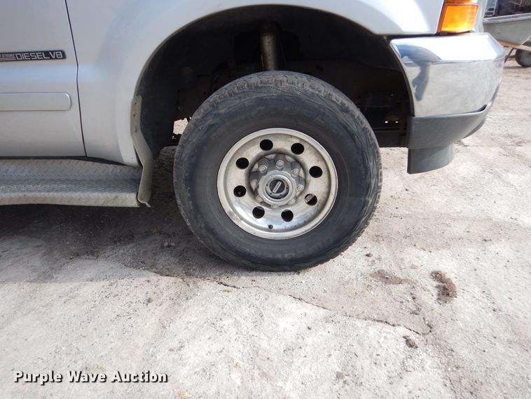 image for item EC9134 2001 Ford F250 Super Duty SuperCab flatbed  pickup truck