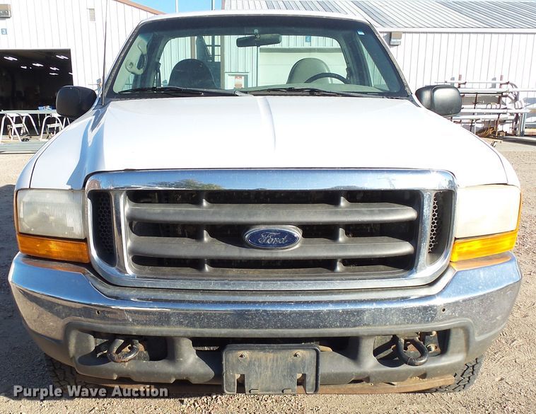 image for item EF9563 2001 Ford F250 Super Duty pickup truck