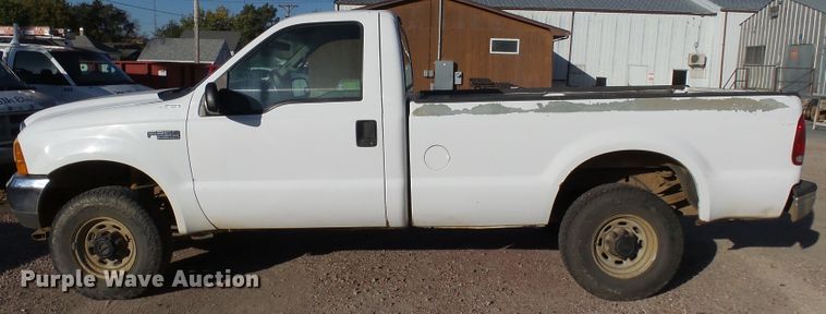 image for item EF9563 2001 Ford F250 Super Duty pickup truck