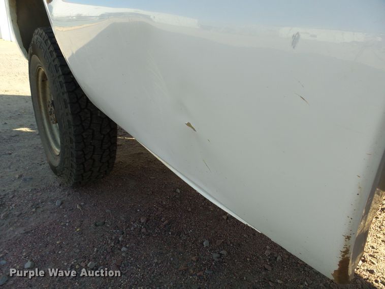 image for item EF9563 2001 Ford F250 Super Duty pickup truck