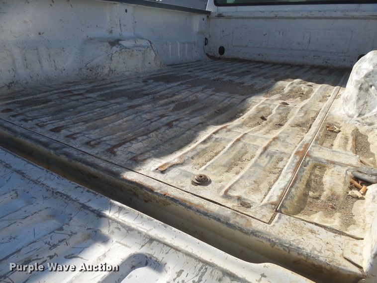 image for item EF9563 2001 Ford F250 Super Duty pickup truck