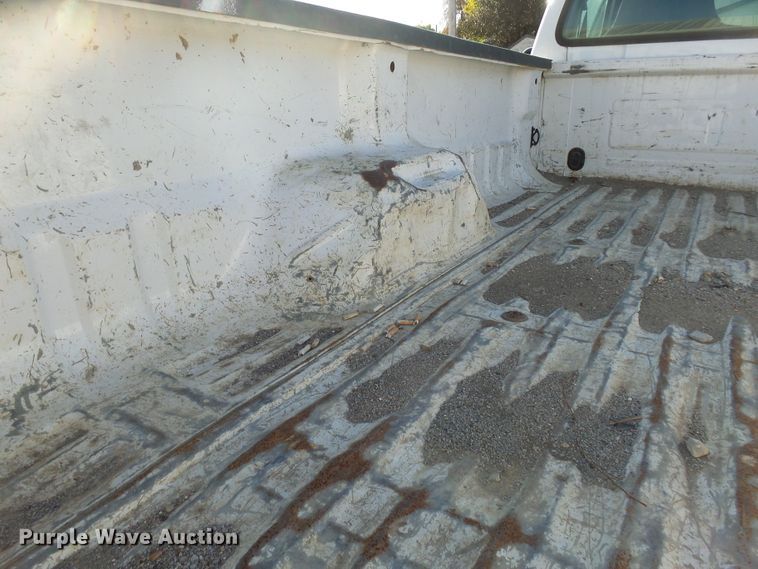 image for item EF9563 2001 Ford F250 Super Duty pickup truck