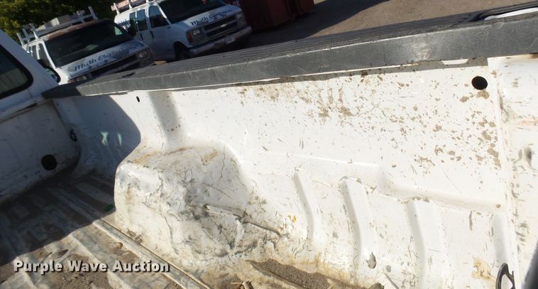 image for item EF9563 2001 Ford F250 Super Duty pickup truck