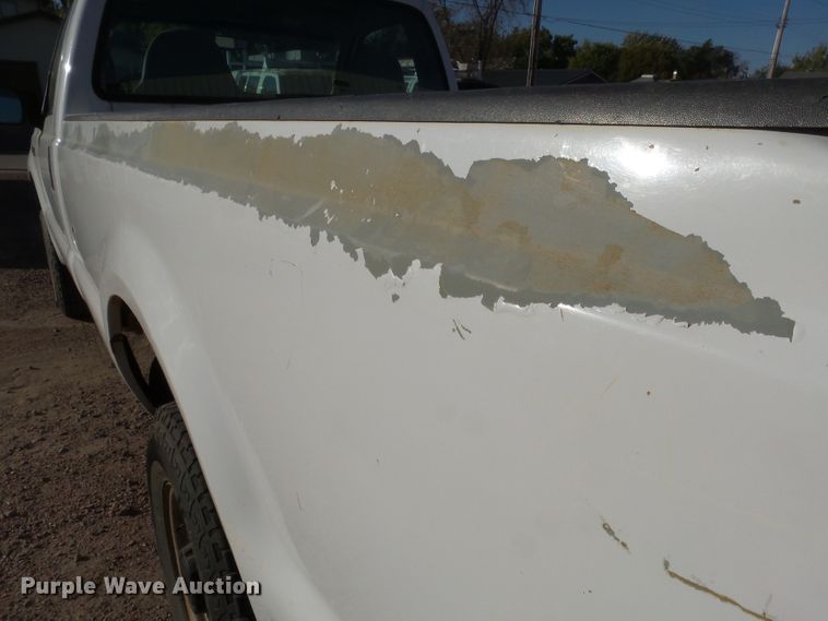 image for item EF9563 2001 Ford F250 Super Duty pickup truck