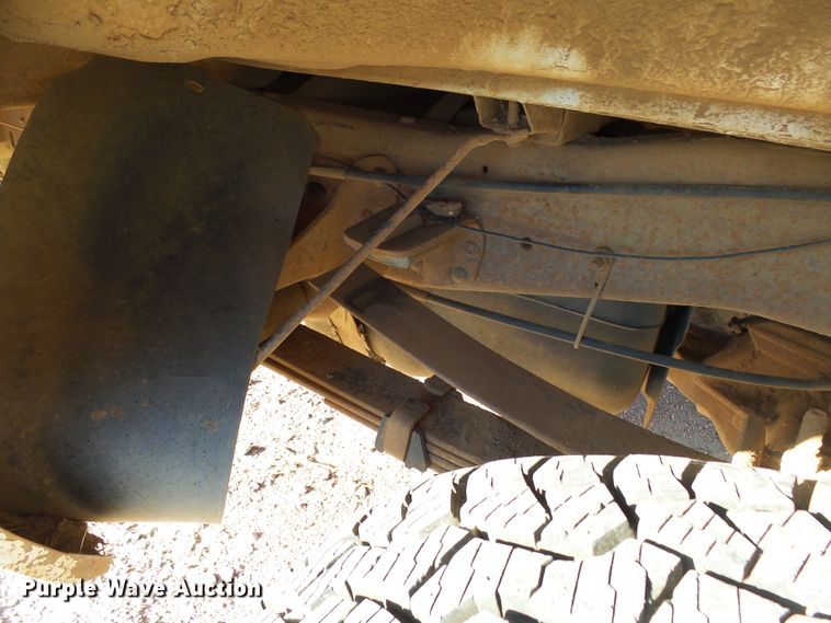 image for item EF9563 2001 Ford F250 Super Duty pickup truck