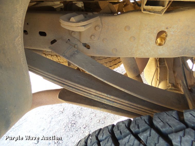 image for item EF9563 2001 Ford F250 Super Duty pickup truck