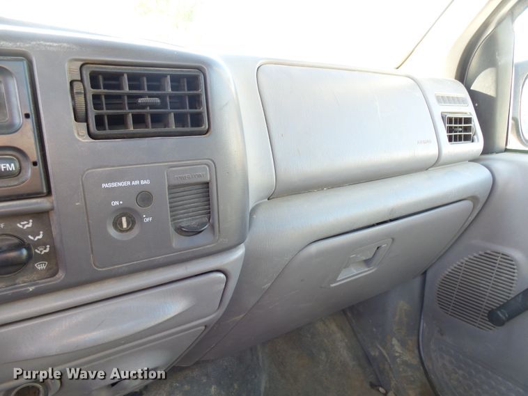 image for item EF9563 2001 Ford F250 Super Duty pickup truck