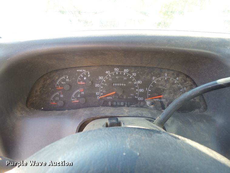 image for item EF9563 2001 Ford F250 Super Duty pickup truck