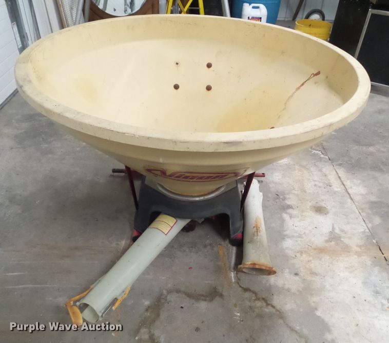 image for item EM9247 Vicon PS203 spreader