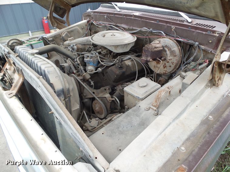 image for item EM9248 1979 Ford F250 flatbed pickup truck