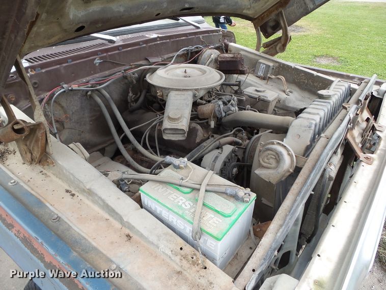 image for item EM9248 1979 Ford F250 flatbed pickup truck