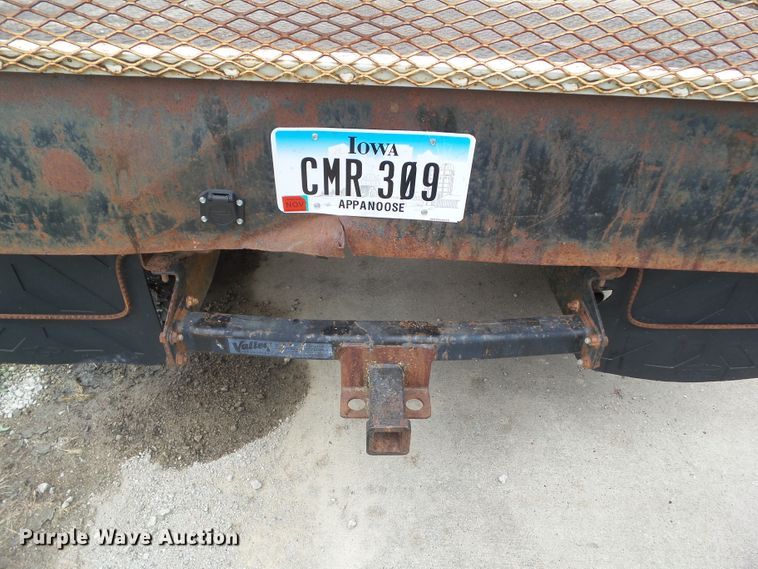 image for item EM9248 1979 Ford F250 flatbed pickup truck