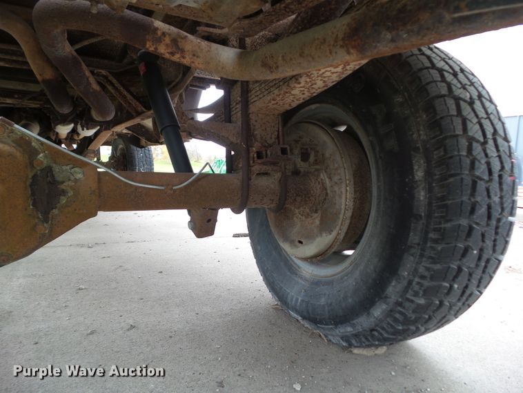 image for item EM9248 1979 Ford F250 flatbed pickup truck