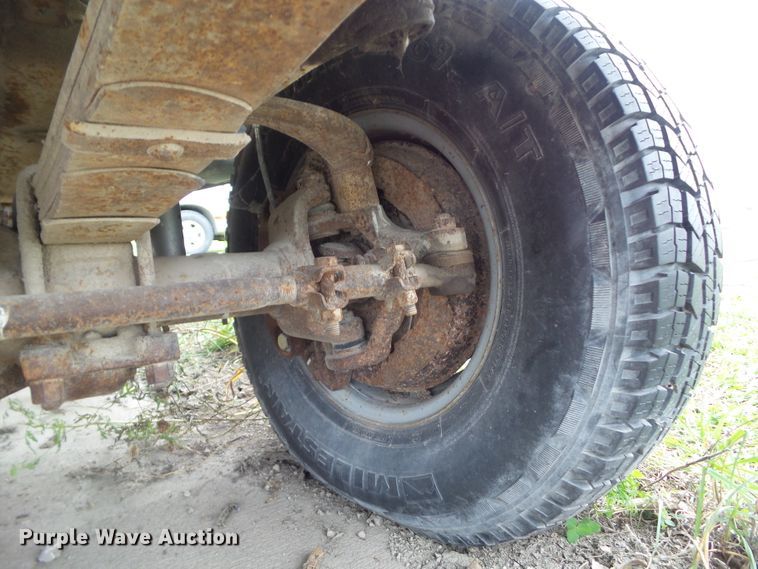 image for item EM9248 1979 Ford F250 flatbed pickup truck