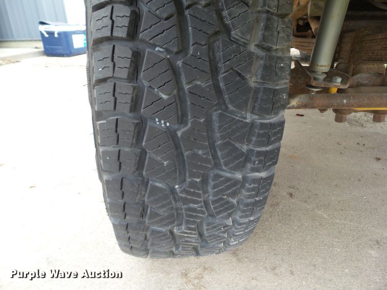 image for item EM9248 1979 Ford F250 flatbed pickup truck