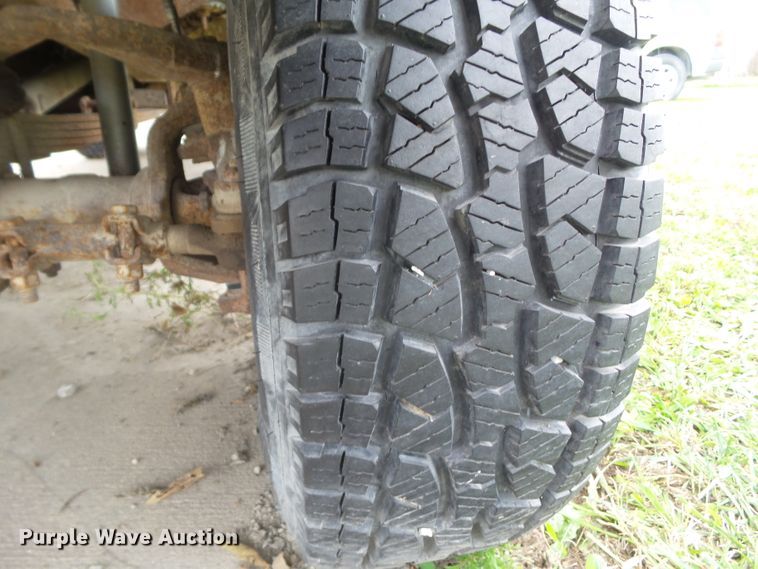 image for item EM9248 1979 Ford F250 flatbed pickup truck