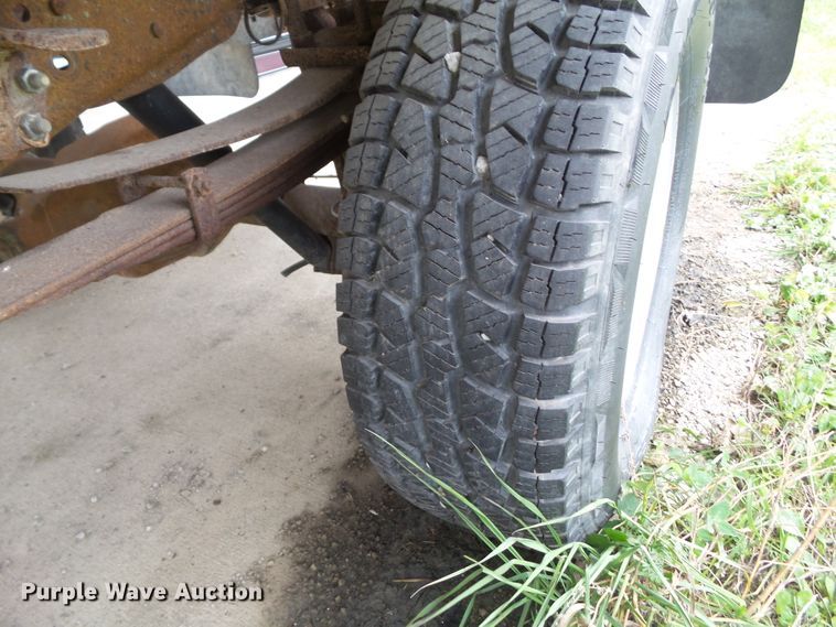 image for item EM9248 1979 Ford F250 flatbed pickup truck