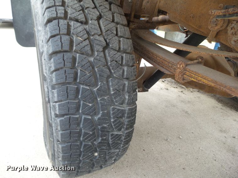 image for item EM9248 1979 Ford F250 flatbed pickup truck