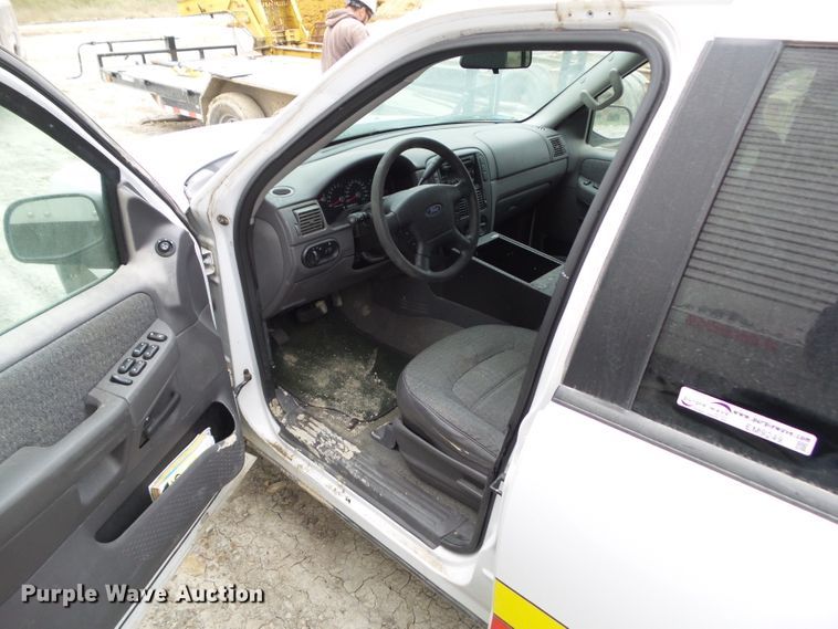 image for item EM9249 2003 Ford Explorer XLS SUV