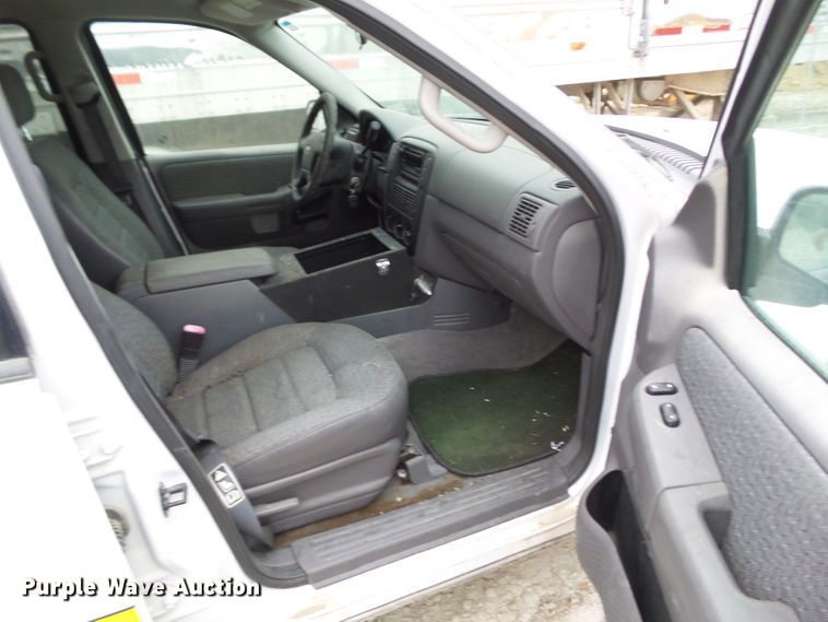 image for item EM9249 2003 Ford Explorer XLS SUV