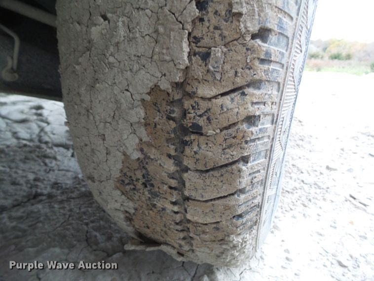 image for item EM9249 2003 Ford Explorer XLS SUV