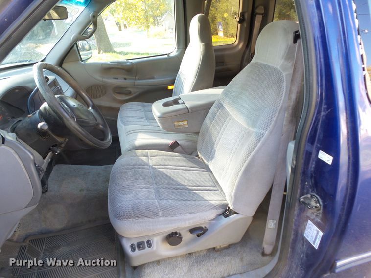 image for item EM9856 1997 Ford F150 SuperCab pickup truck