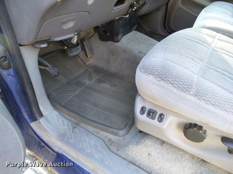 image for item EM9856 1997 Ford F150 SuperCab pickup truck