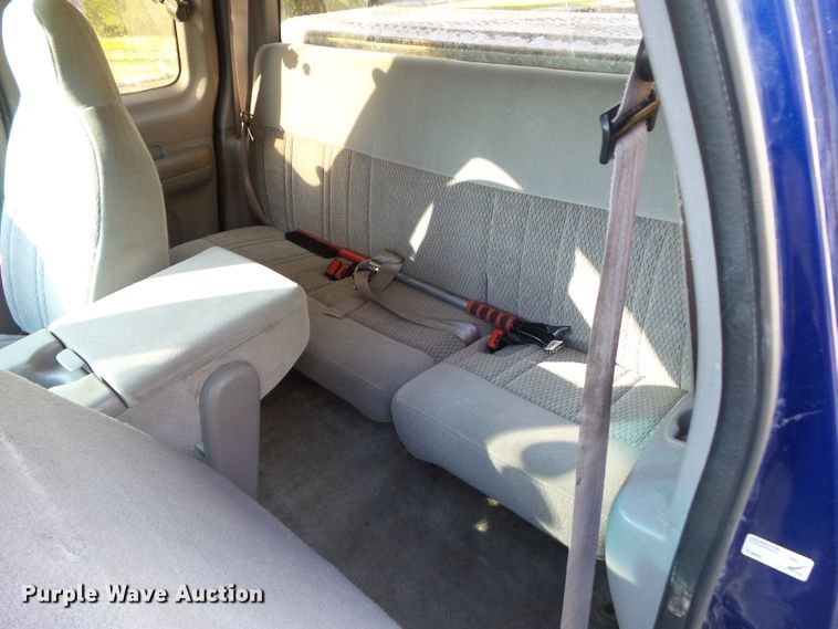 image for item EM9856 1997 Ford F150 SuperCab pickup truck