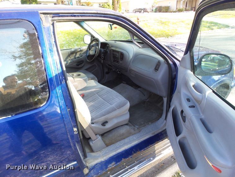 image for item EM9856 1997 Ford F150 SuperCab pickup truck