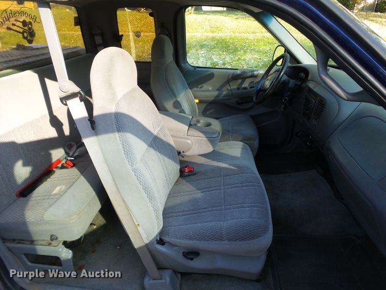 image for item EM9856 1997 Ford F150 SuperCab pickup truck