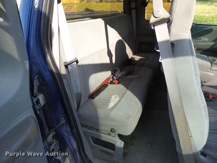 image for item EM9856 1997 Ford F150 SuperCab pickup truck