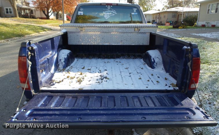 image for item EM9856 1997 Ford F150 SuperCab pickup truck