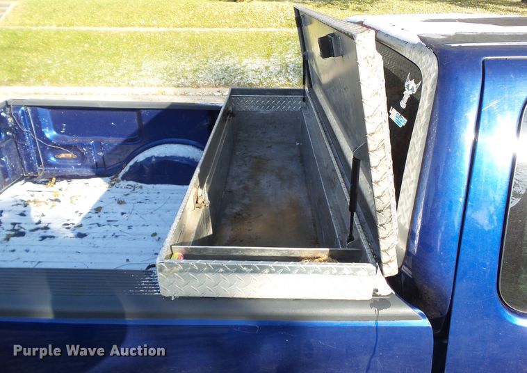 image for item EM9856 1997 Ford F150 SuperCab pickup truck