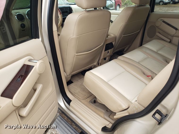 image for item ET9940 2006 Ford Explorer SUV