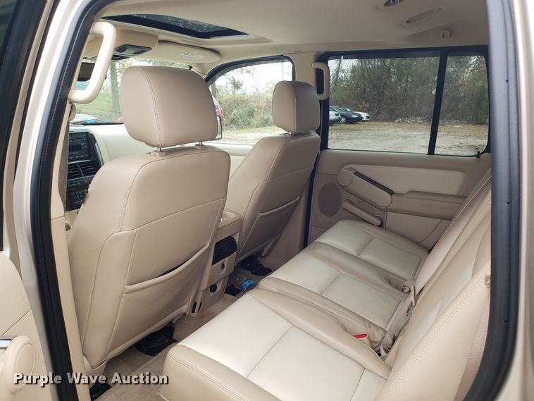 image for item ET9940 2006 Ford Explorer SUV