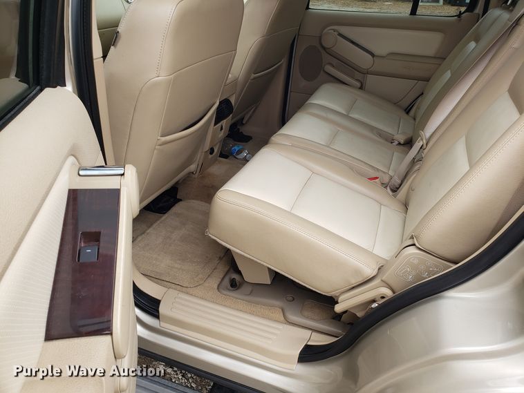 image for item ET9940 2006 Ford Explorer SUV