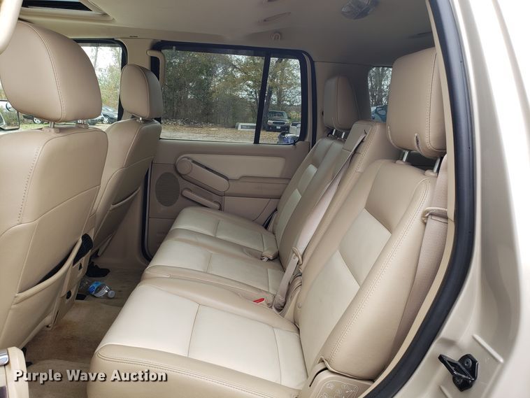image for item ET9940 2006 Ford Explorer SUV