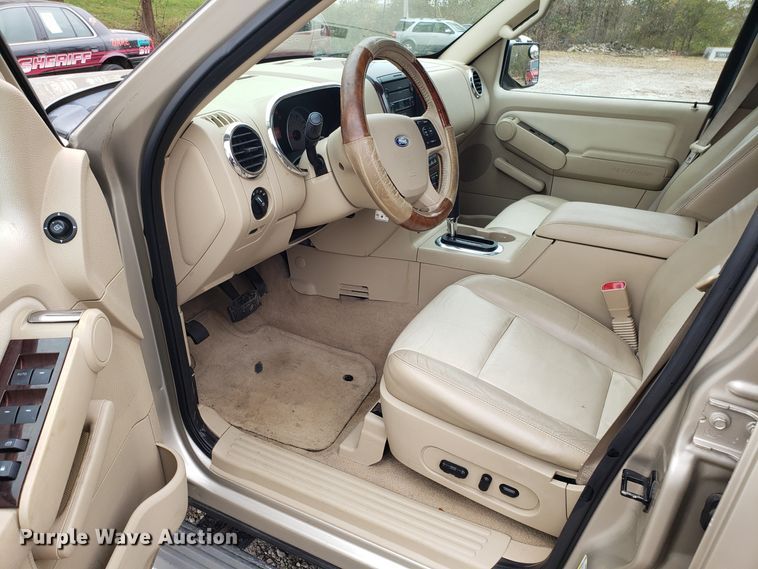 image for item ET9940 2006 Ford Explorer SUV