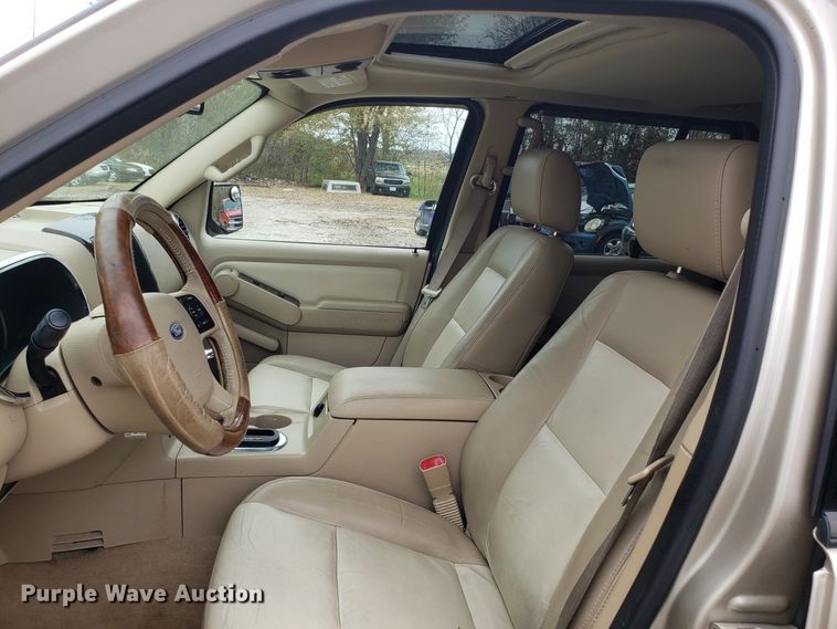 image for item ET9940 2006 Ford Explorer SUV