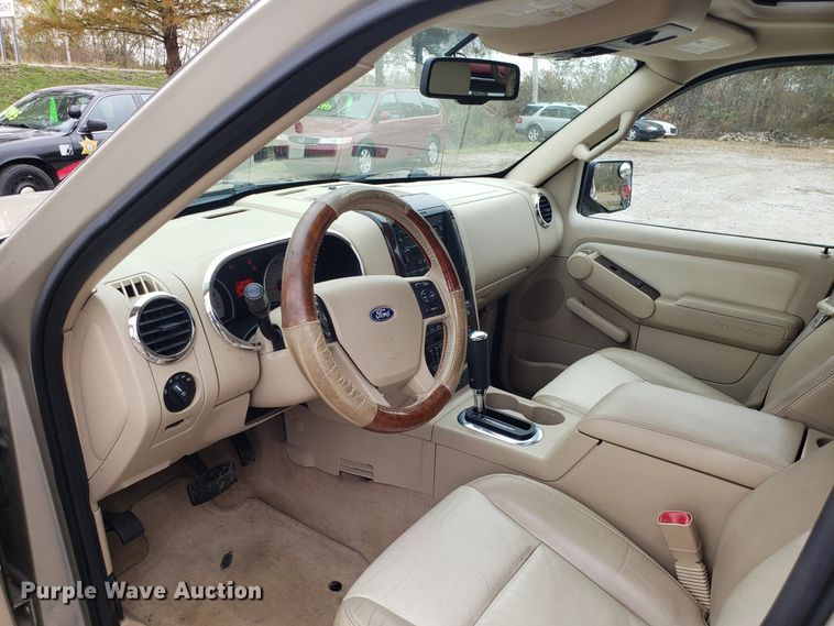 image for item ET9940 2006 Ford Explorer SUV