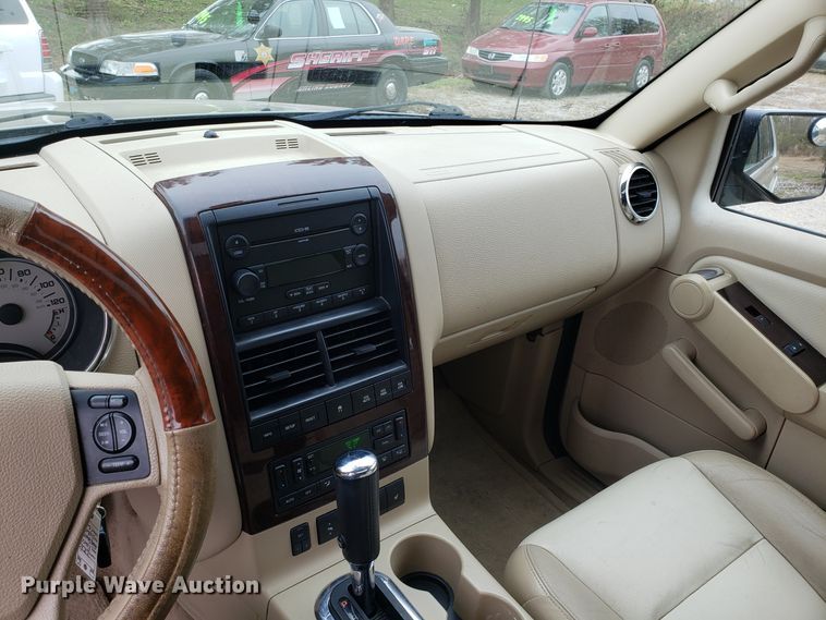 image for item ET9940 2006 Ford Explorer SUV