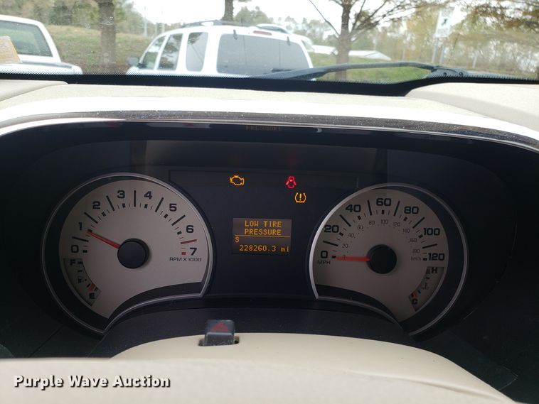 image for item ET9940 2006 Ford Explorer SUV