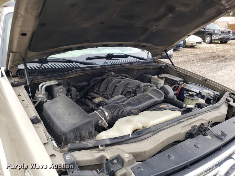 image for item ET9940 2006 Ford Explorer SUV