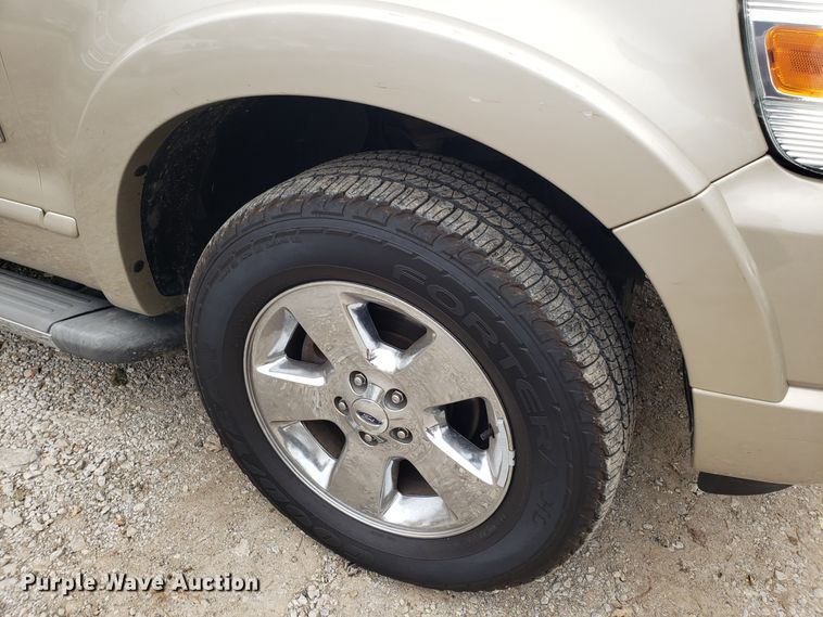 image for item ET9940 2006 Ford Explorer SUV